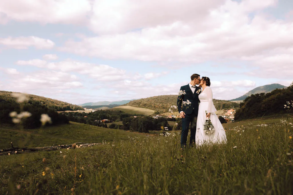 Dorotka a Michal – svadba v záhrade a karavan – svadobný fotograf východné Slovensko